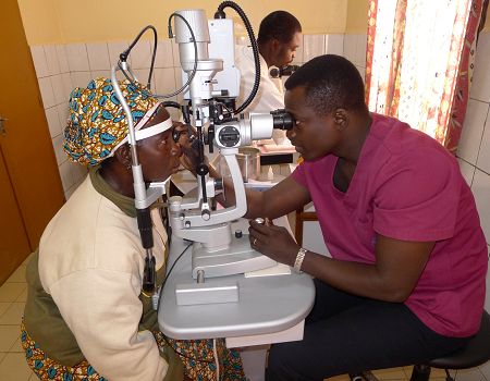 Examen de vue réalisé au Burkina Faso